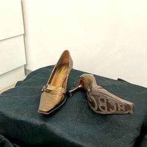 BCBG copper 8.5 awesome shoes